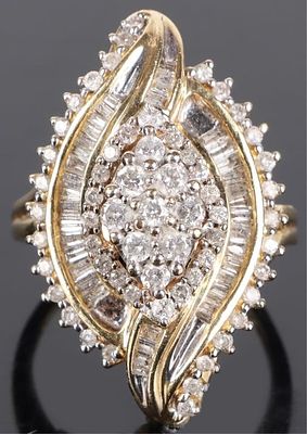 2.88CTW DIAMOND 10K YELLOW GOLD LADIES RING. 10K yellow gold ladies ring with nine .04CT 