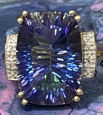 10K YELLOW GOLD MYSTIC QUARTZ DIAMOND LADIES RING. 10K yellow gold mystic quartz diamond ladies 