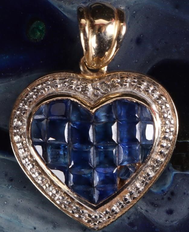 Lot 220382: 14K YELLOW GOLD LONDON TOPAZ DIAMOND HEART PENDANT
