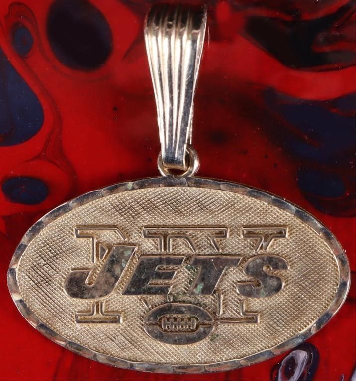 Lot 220386: 14K YELLOW GOLD NY JETS PENDANT FOOTBALL NFL 1998