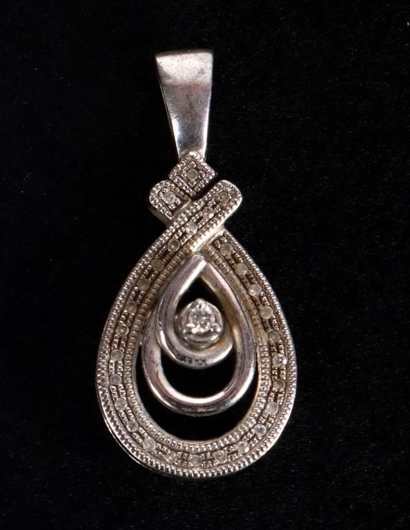 Lot 220399: STERLING SILVER LADIES PENDANT WITH DIAMONDS