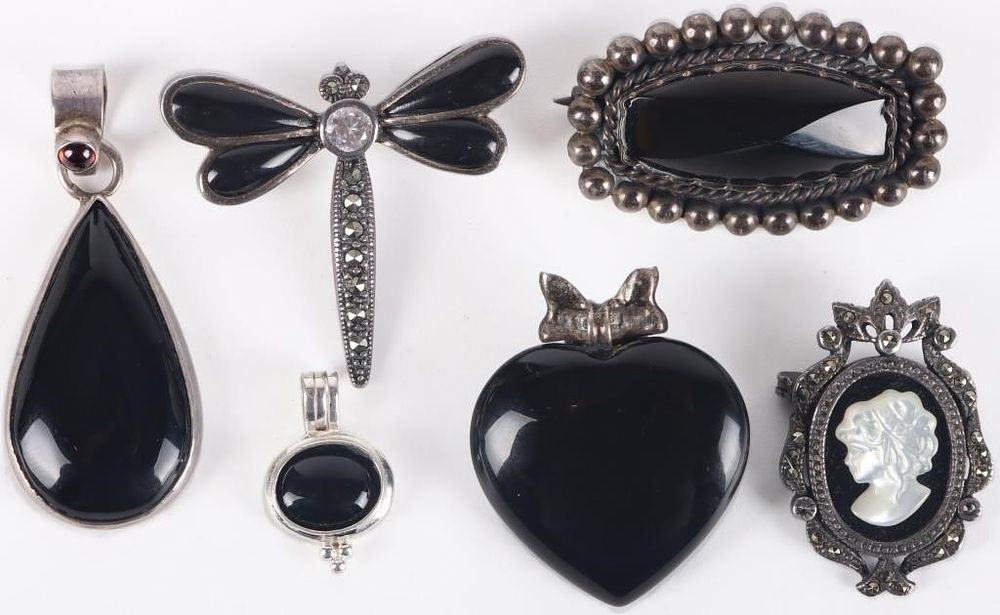 Lot 220414: STERLING SILVER BLACK ONYX LADIES JEWELRY - (6)