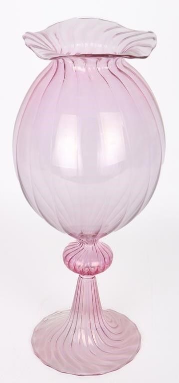 Lot 220429: VERY THIN TRANSPARENT PINK FLOWERING GLASS VASE