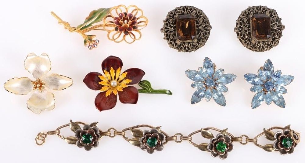 Lot 222157: ANTIQUE FASHION FLORAL BROOCH EARRINGS BRACELET
