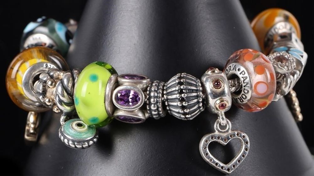 Lot 222159: PANDORA STERLING SILVER CHARM BRACELET W/ GAR & AM