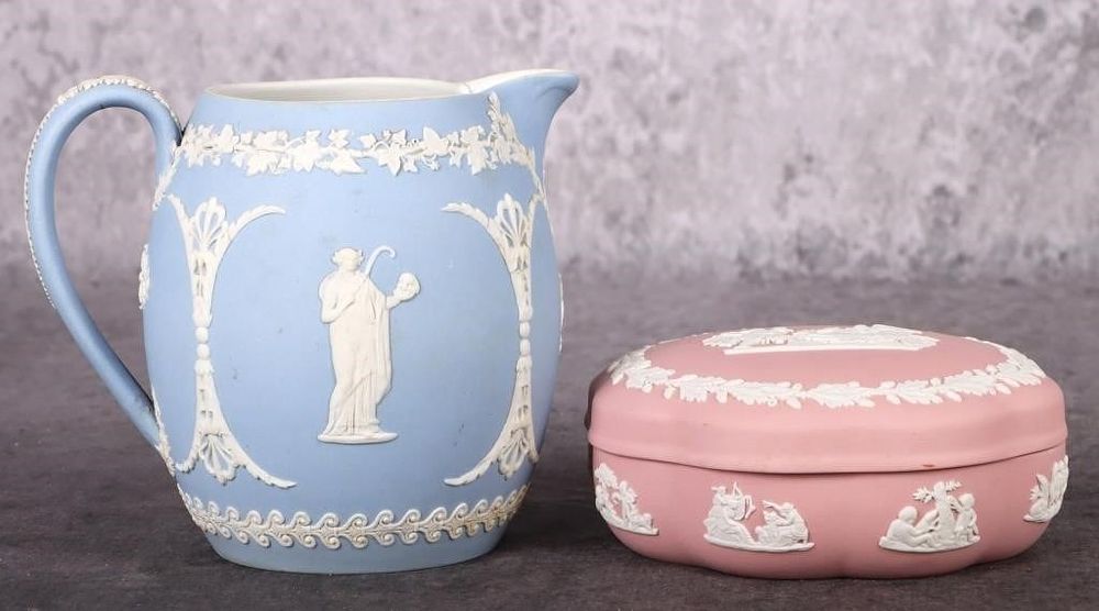 Lot 222194: WEDGWOOD JASPERWARE PINK & BLUE DISHES
