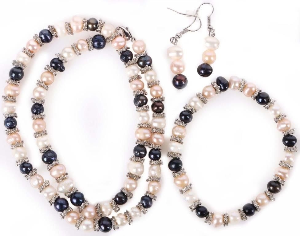 Lot 222202: TRI-COLORED PEARL LADIES BEADED MATCHING SET