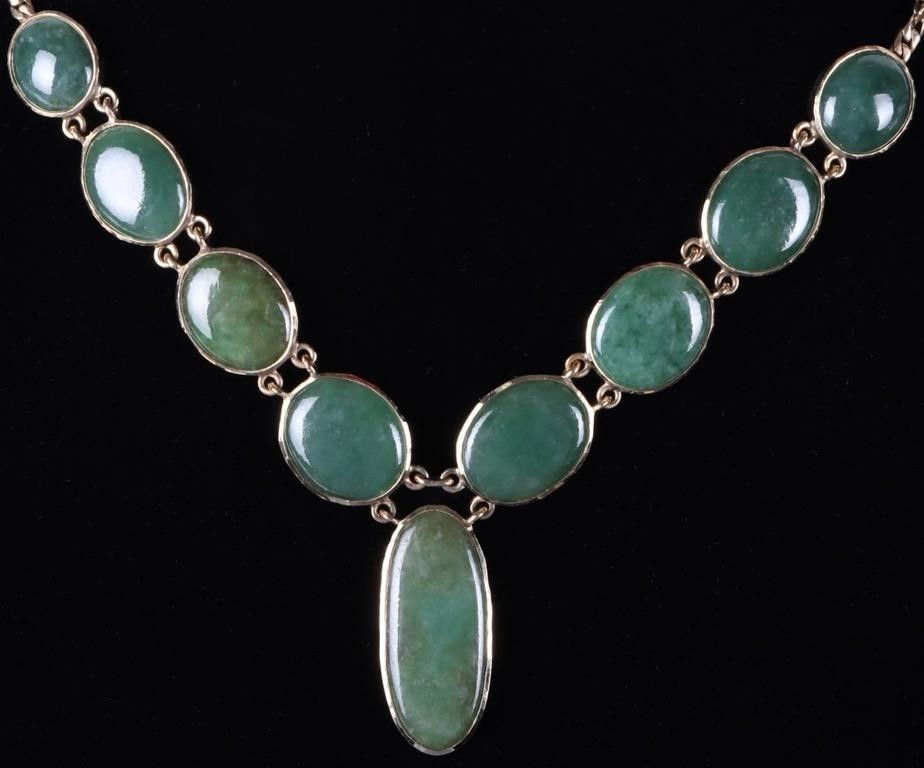Lot 222211: 10K YELLOW GOLD LADIES NECKLACE W/ LARGE JADES
