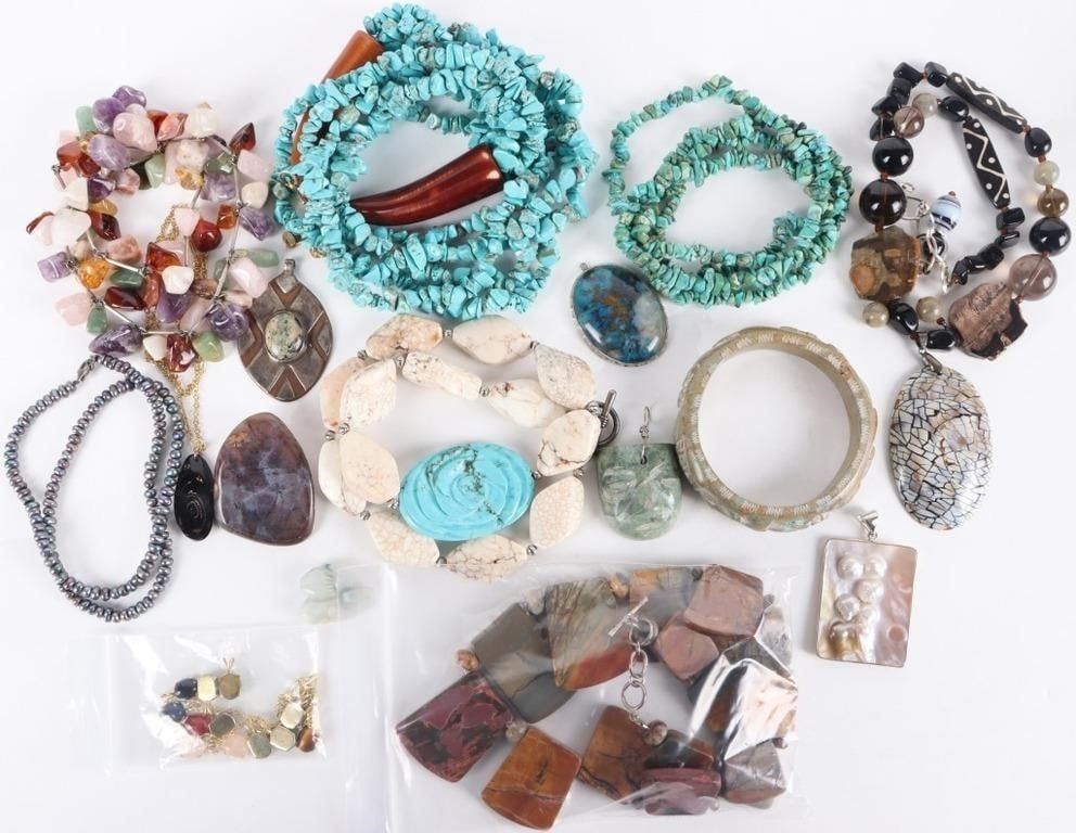 Lot 222223: ASSORTED GEMSTONE NECKLACES AND PENDANTS