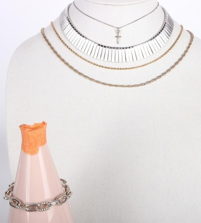 Lot 222225: ASSORTED GOLD & SILVER-TONE LADIES FASHION JEWELRY
