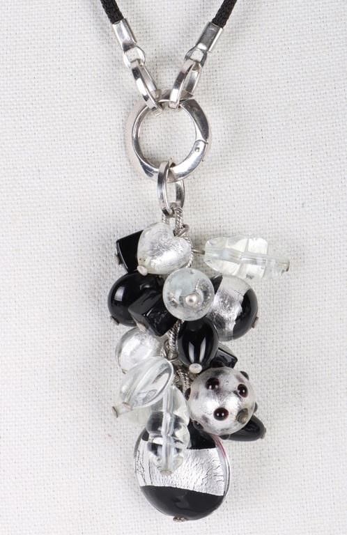 Lot 222230: MURANO GLASS CLUSTER NECKLACE