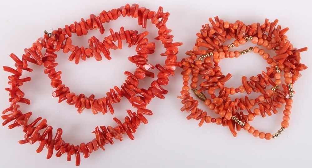 Lot 222238: RED & PINK CORAL LADIES BEADED NECKLACES