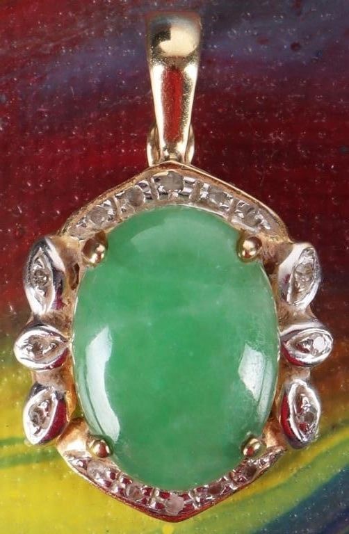 Lot 222258: 14K YELLOW GOLD LADIES PENDANT W/ JADE & DIAMONDS