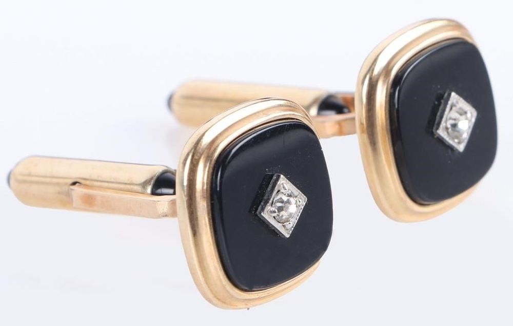 Lot 222305: KREMENTZ BLACK ONYX AND GOLD-TONE MEN'S CUFFLINKS