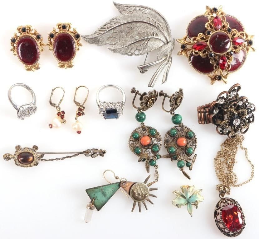 Lot 222334: ANTIQUE LADIES JEWELRY GARNET SPINEL PEARL (12)