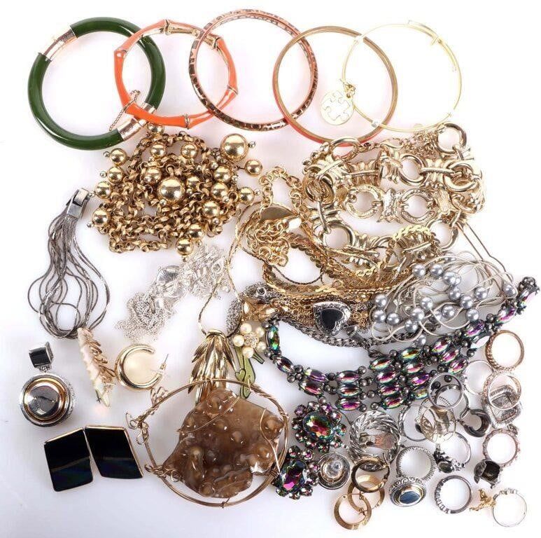 Lot 222336: MEGA LOT LADIES JEWELRY NECKLACES RINGS (44)