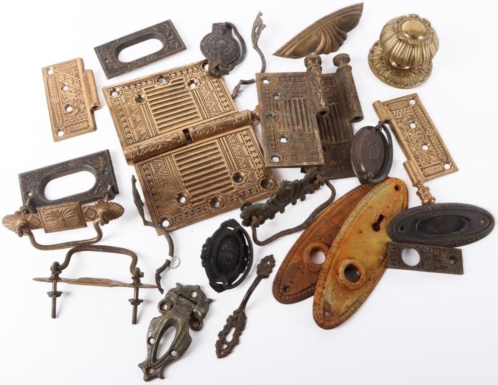 Lot 222439: ANTIQUE VICTORIAN-STYLE BRASS HARDWARE