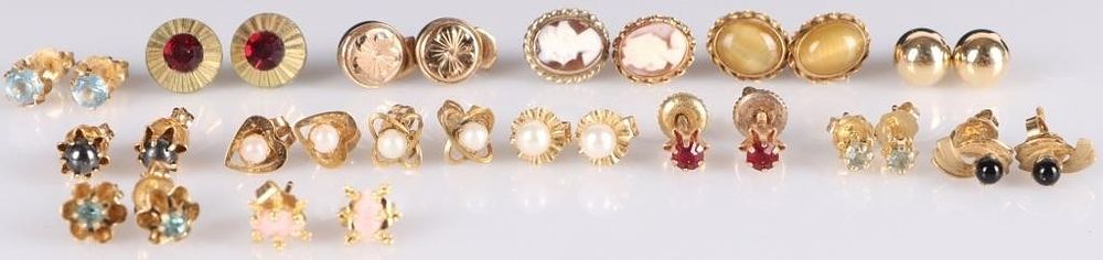 Lot 224345: MEGA-LOT 14K YELLOW GOLD LADIES STUD EARRINGS 15