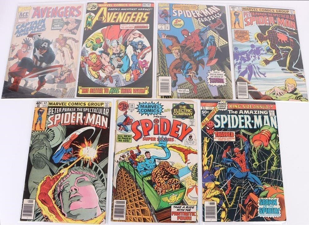 Lot 225401: MARVEL AVENGERS & SPIDERMAN COMIC COLLECTION - (7)