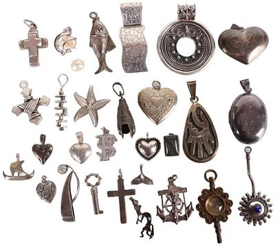 ASSORTED LOT OF 28 STERLING SILVER PENDANTS. This lot contains 28 assorted sterling silver 