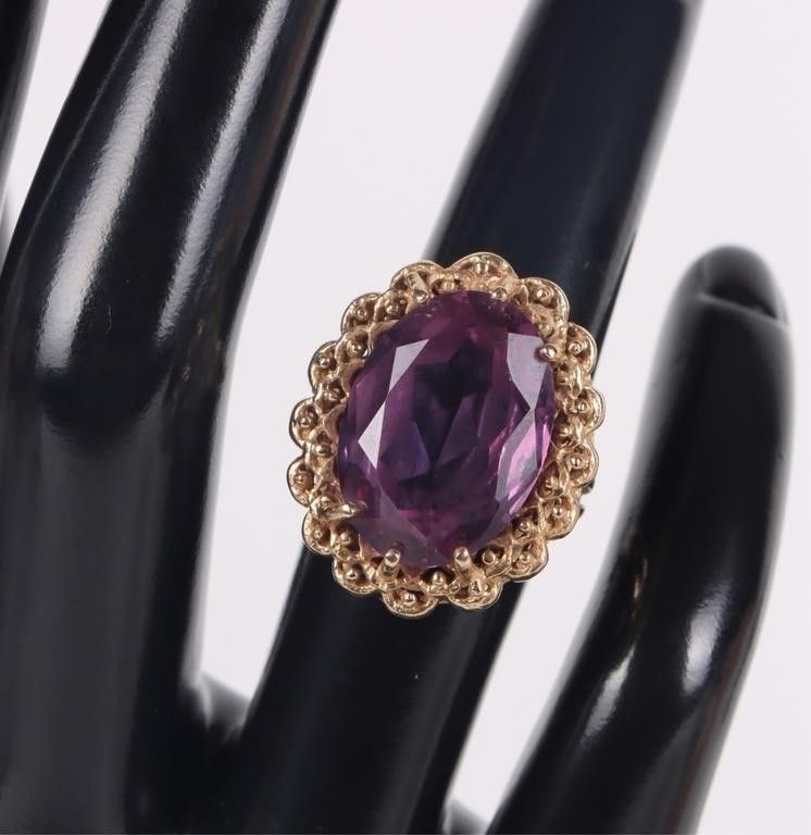 Lot 226152: 14K YELLOW GOLD PURPLE SAPPHIRE LADIES RING