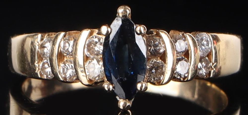 Lot 226154: MARQUIS SAPPHIRE & DIAMOND 14K GOLD RING