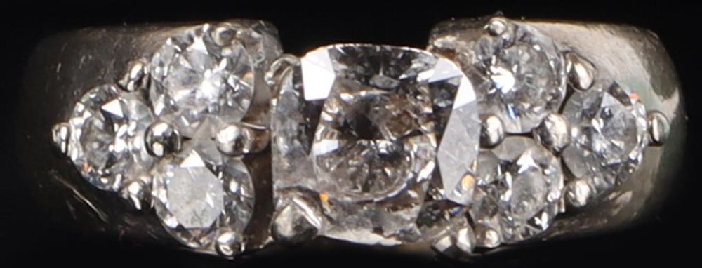 Lot 226175: 1.8CTW DIAMONDS 14K WHITE GOLD LADIES RING H VS2