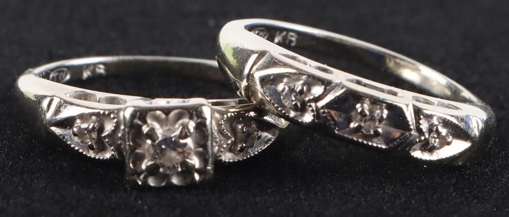 Lot 226179: 14K WHITE GOLD 0.25CTW DIAMOND BRIDAL SET