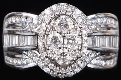 14K WHITE GOLD NATURAL DIAMOND LADIES RING. 14K white gold natural diamond ladies ring. 
