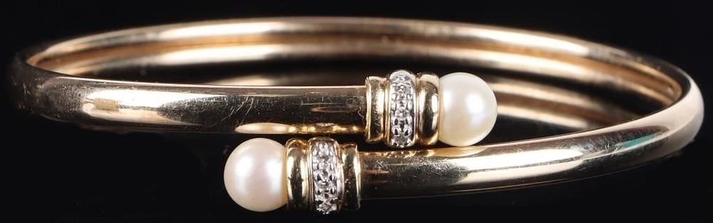 Lot 226263: 10K YELLOW GOLD LADIES BRACELET W/ DIAS & PEARLS