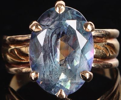 ~6.2CT BICOLOR TOPAZ 14K YELLOW GOLD LADIES RING. 14k yellow gold ladies ring with an 