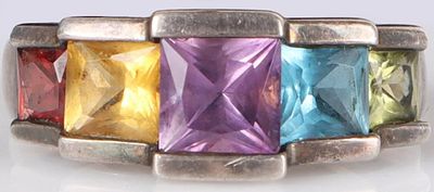 925 LADIES RING W/ TOPAZ CITRINE PERIDOT GRNT AMET. Sterling silver ladies ring with five square 