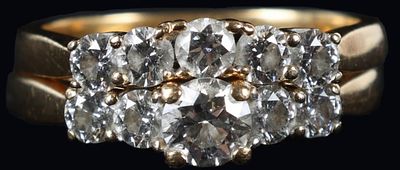 18K YELLOW GOLD NATURAL DIAMOND LADIES RING SET. 18K yellow gold natural diamond ladies ring 