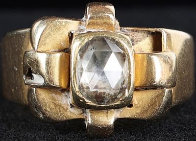 18K YELLOW GOLD NATURAL DIAMOND LADIES RING. 18K yellow gold natural diamond oval rose faceted 