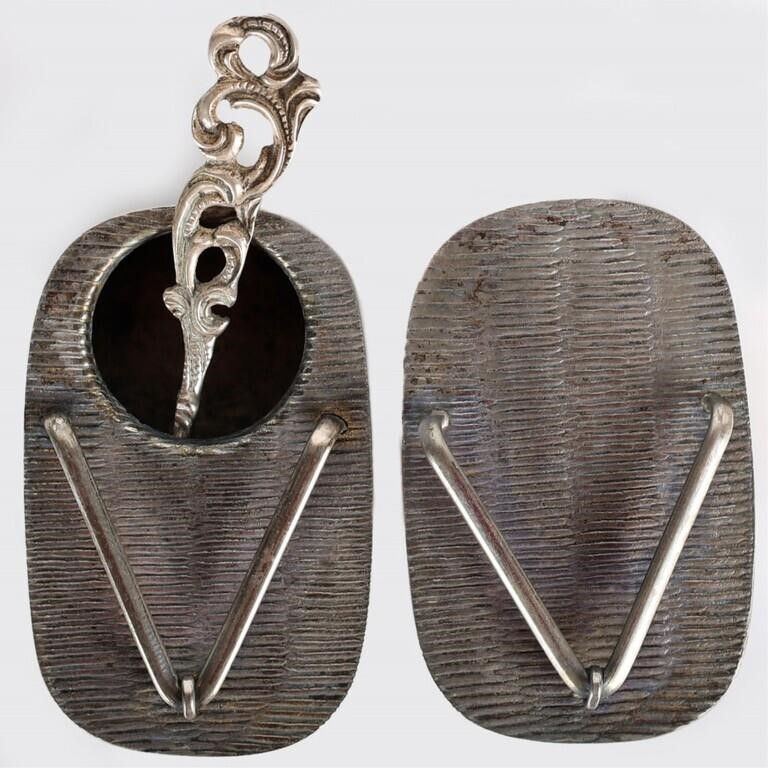 Lot 229175: VINTAGE  JAPANESE GEISHA SANDAL S&P SHAKER SET