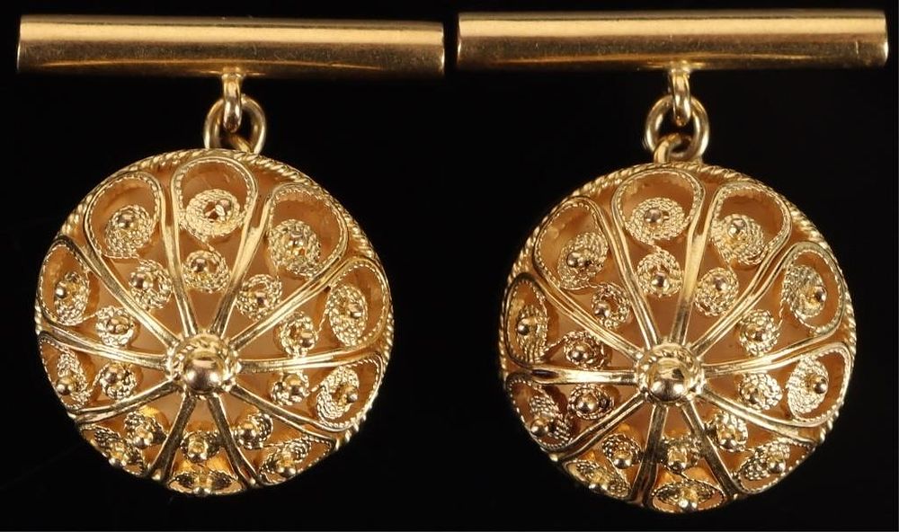 Lot 229205: 14K YELLOW GOLD FILIGREE LADIES CUFF LINKS