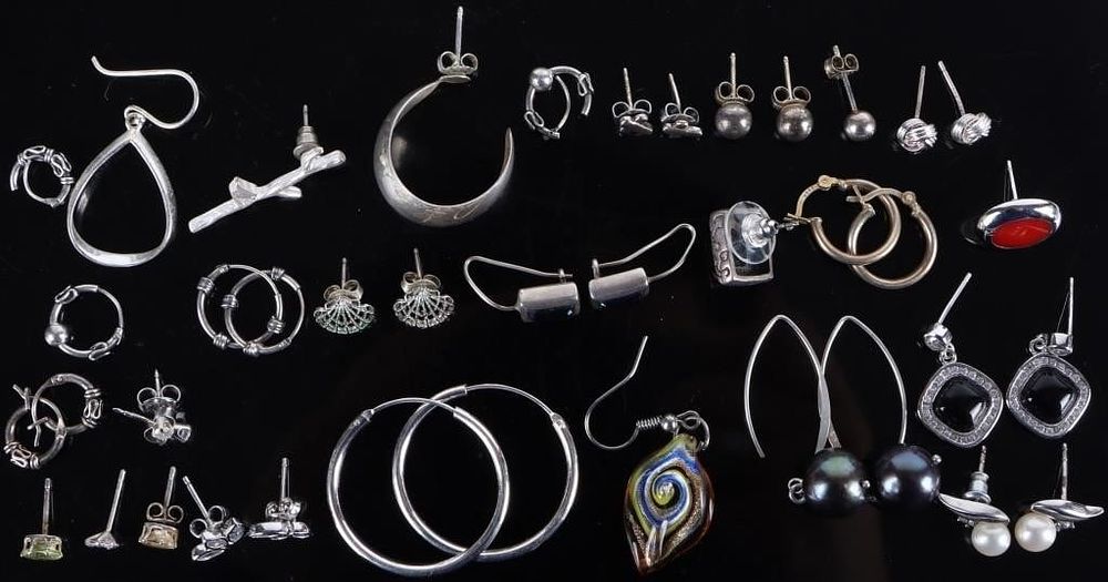 Lot 229208: STERLING SILVER LADIES EARRINGS 15 PAIRS 11 SINGLE
