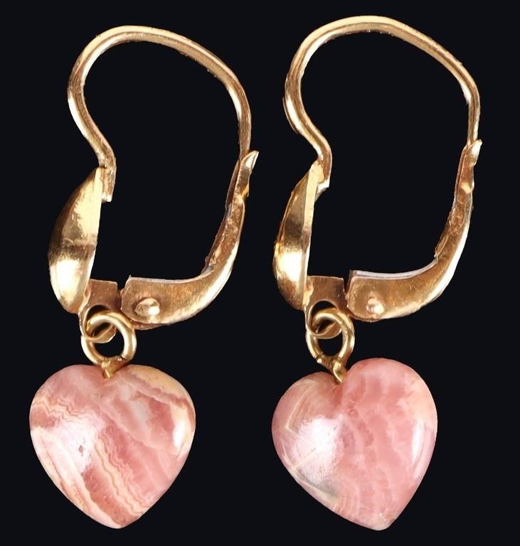 Lot 229210: 18K YELLOW GOLD PINK LACE AGATE HEART EARRINGS