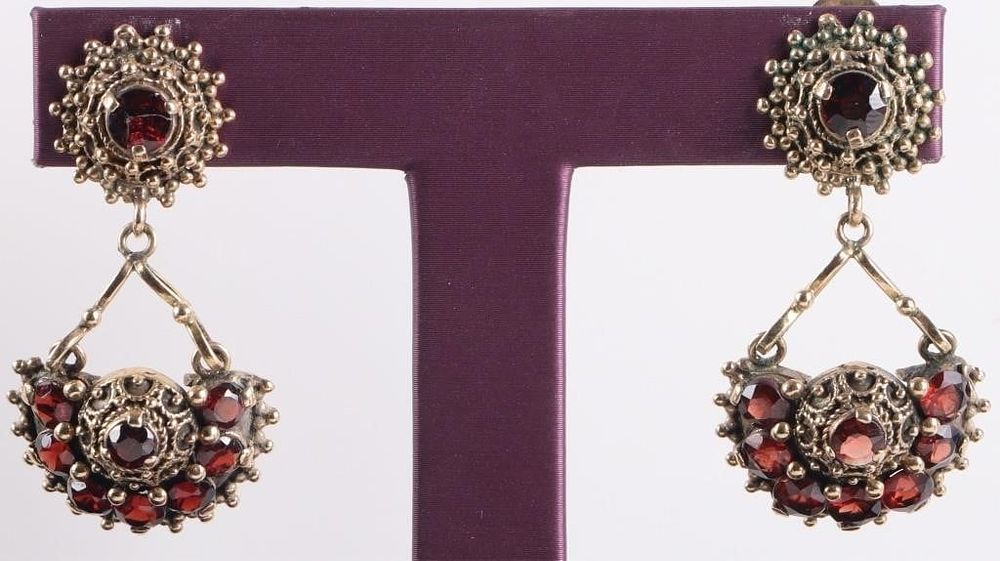 Lot 229219: 14K YELLOW GOLD LADIES CLIP-ON EARRINGS W/ GARNET