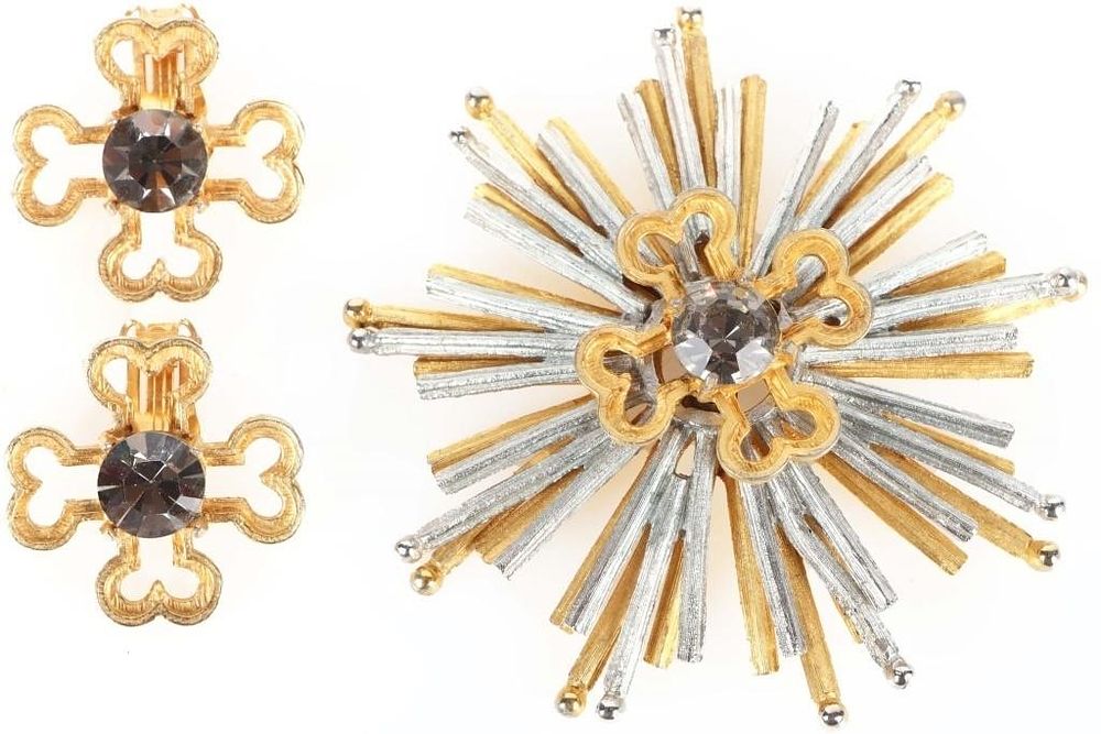 Lot 229238: VINTAGE DESIGNER VAN S. AUTHENTICS JEWELRY SET