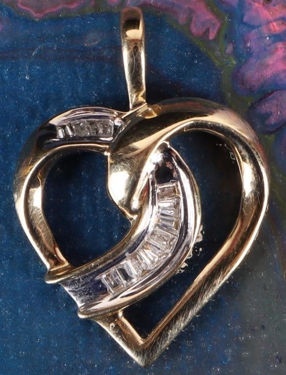 Lot 229313: 10K YELLOW GOLD DIAMOND LADIES HEART PENDANT