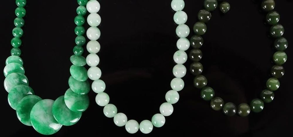 Lot 229321: ASSORTED GREEN JADE BEADED BRACELETS/NECKLACES-(3)