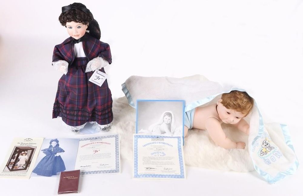 Lot 229366: ASHTON DRAKE JO & SNUG AS A BUG PORCELAIN DOLLS