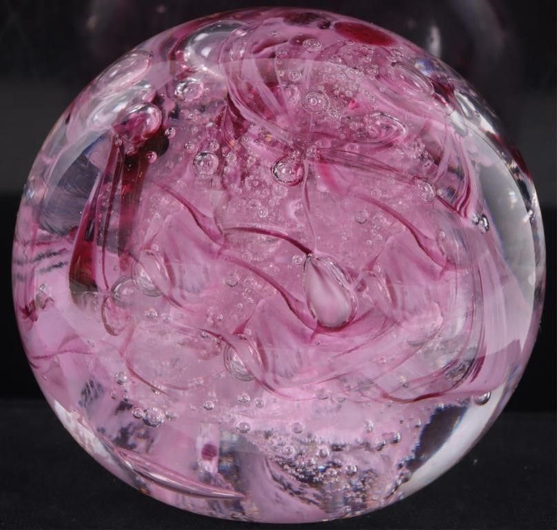 Lot 229379: CHUCK BOUX SUBLIME PAPERWEIGHT PINK SWIRLS
