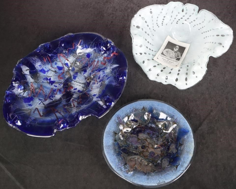 Lot 229380: EDWIN WALTER KILN FORMED & FUSED GLASS BOWLS (3)
