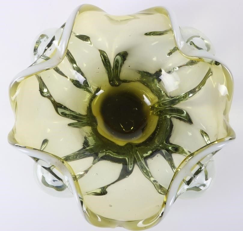 Lot 229389: VINTAGE MURANO MIDCENTURY RUFFLED BOWL 8.5"