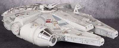 STAR WARS MILLENNIUM FALCON HASBRO LEGACY EDITION. Star Wars Millennium Falcon Hasbro Legacy 