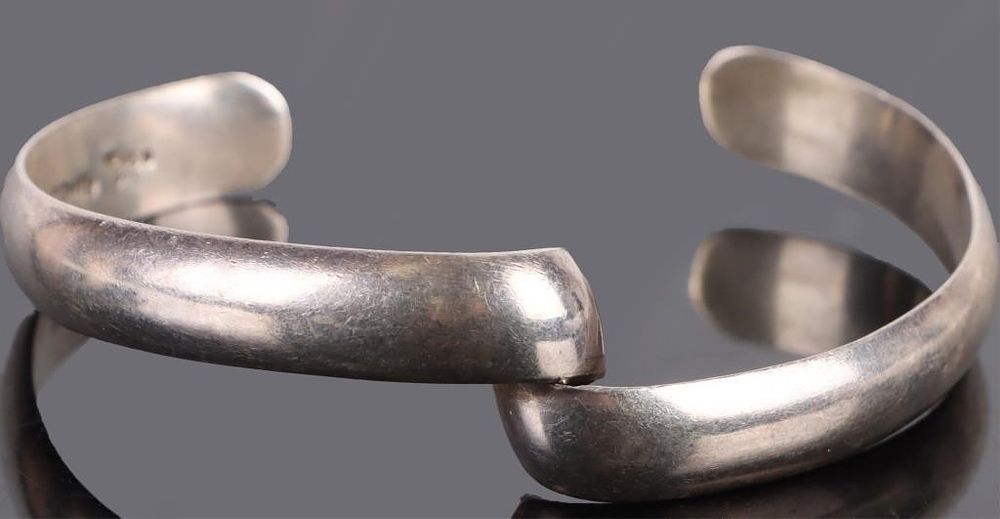 Lot 232246: MEXICAN STERLING SILVER CUFF BRACELET