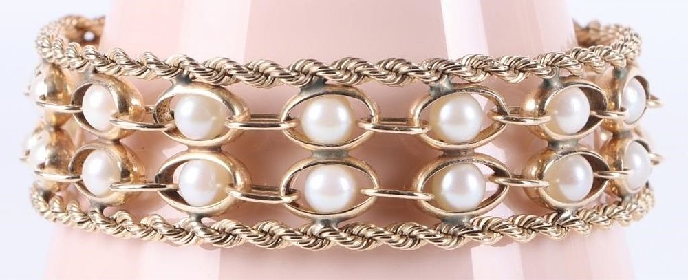 Lot 232267: 14K YELLOW GOLD LADIES BRACELET W/ 28 ROUND PEARLS
