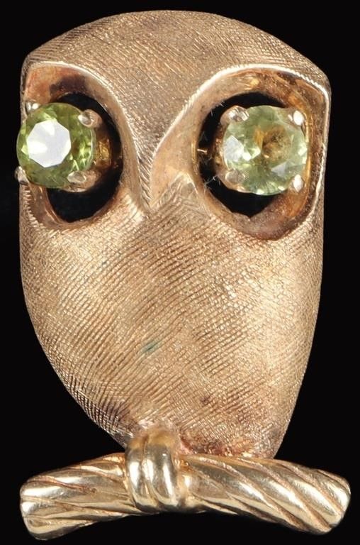 Lot 232279: 14K YELLOW GOLD PERIDOT LADIES OWL BROOCH
